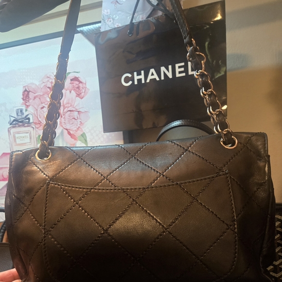 Chanel Classic Ultimate Stitch Flap Medium Bag Silver Turnlock - Picture 4 of 16